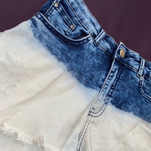 H&M Coachella Ombré Denim Shorts - Picture 2 of 7